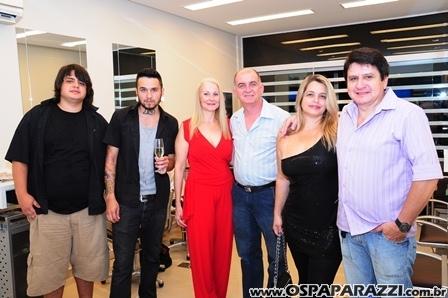 Salão de cabeleireiro chega com vários estilos no Vila Ema