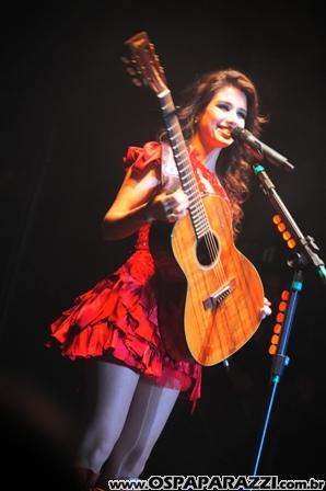 Paula Fernandes faz show em São José dos Campos