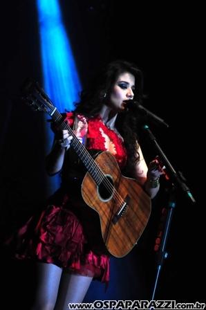 Paula Fernandes faz show em São José dos Campos