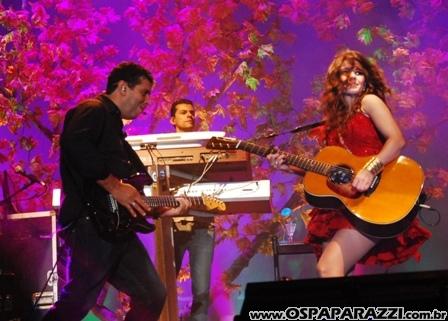 Paula Fernandes faz show em São José dos Campos