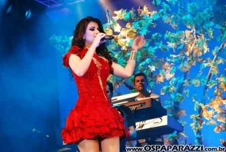 Paula Fernandes faz show em São José dos Campos