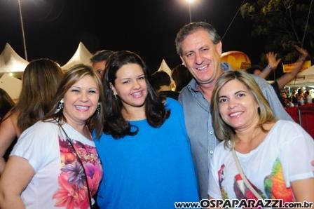 Paula Fernandes faz show em São José dos Campos