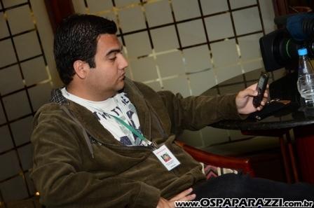 Edson e Hudson fazem coletiva de imprensa no Vila da Aldeia