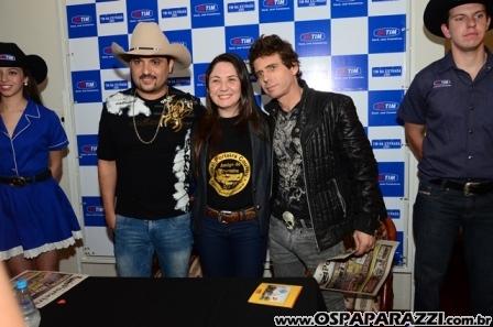 Edson e Hudson fazem coletiva de imprensa no Vila da Aldeia