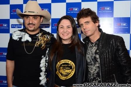 Edson e Hudson fazem coletiva de imprensa no Vila da Aldeia