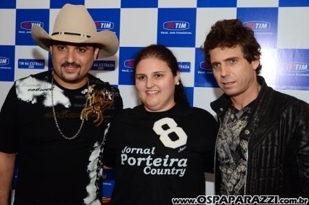 Edson e Hudson fazem coletiva de imprensa no Vila da Aldeia