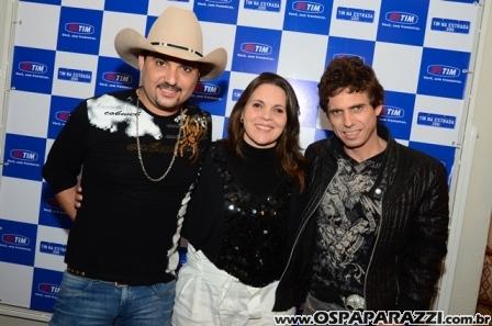 Edson e Hudson fazem coletiva de imprensa no Vila da Aldeia