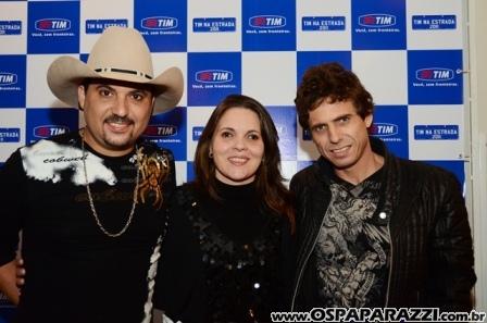 Edson e Hudson fazem coletiva de imprensa no Vila da Aldeia