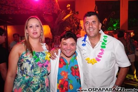 Havaí é tema do aniversário de Willian Roggles