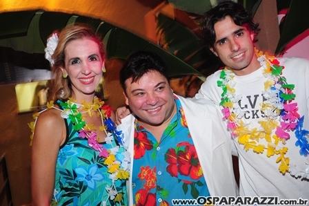 Havaí é tema do aniversário de Willian Roggles