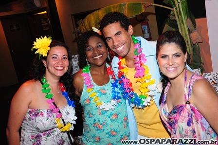Havaí é tema do aniversário de Willian Roggles