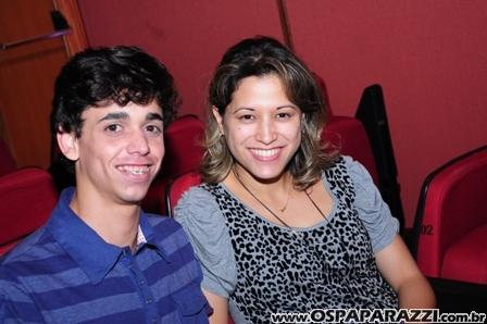 Cia Paulista de Moda lança livro no Teatro Colinas