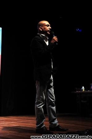 Cia Paulista de Moda lança livro no Teatro Colinas