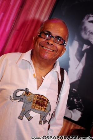 Cia Paulista de Moda lança livro no Teatro Colinas