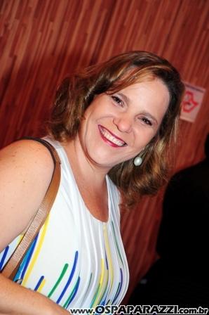 Cia Paulista de Moda lança livro no Teatro Colinas