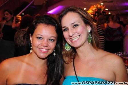 Cia Paulista de Moda lança livro no Teatro Colinas