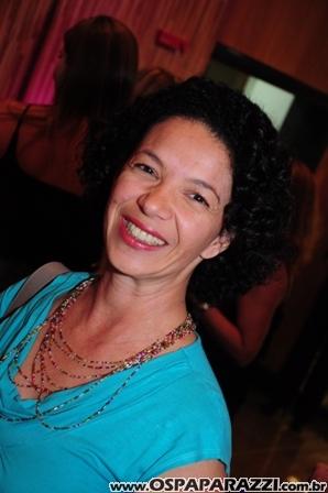 Cia Paulista de Moda lança livro no Teatro Colinas