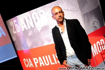 Cia Paulista de Moda lança livro no Teatro Colinas