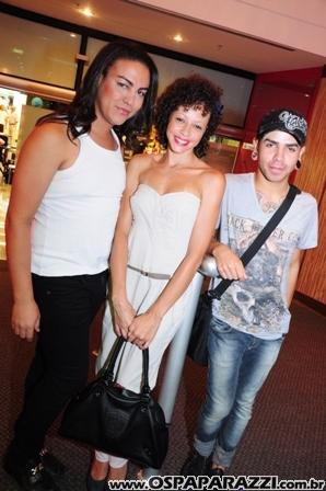 Cia Paulista de Moda lança livro no Teatro Colinas