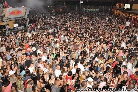 Fernando e Sorocaba fazem show na Estância Nativa Sertaneja