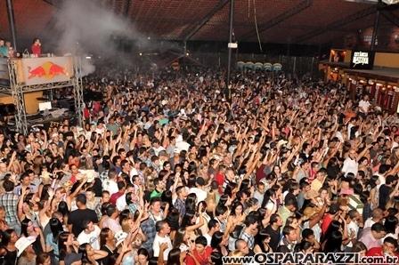 Fernando e Sorocaba fazem show na Estância Nativa Sertaneja