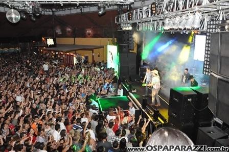 Fernando e Sorocaba fazem show na Estância Nativa Sertaneja