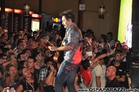 Fernando e Sorocaba fazem show na Estância Nativa Sertaneja