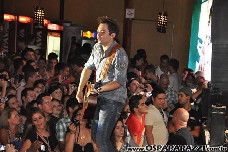 Fernando e Sorocaba fazem show na Estância Nativa Sertaneja