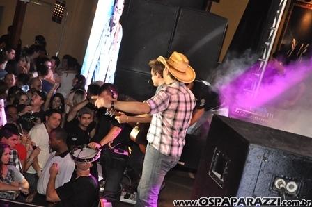 Fernando e Sorocaba fazem show na Estância Nativa Sertaneja