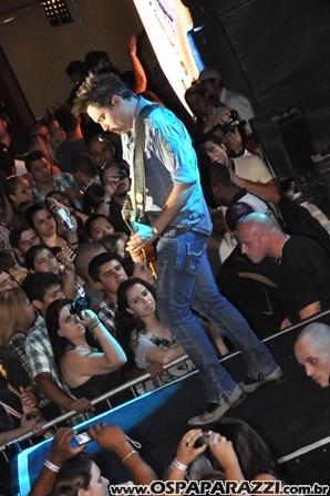 Fernando e Sorocaba fazem show na Estância Nativa Sertaneja