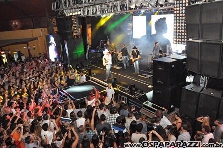 Fernando e Sorocaba fazem show na Estância Nativa Sertaneja