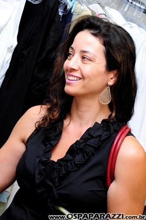 Renata Vallin inaugura boutique de roupas femininas