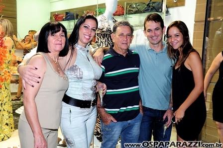 Renata Vallin inaugura boutique de roupas femininas