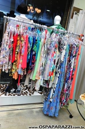 Renata Vallin inaugura boutique de roupas femininas