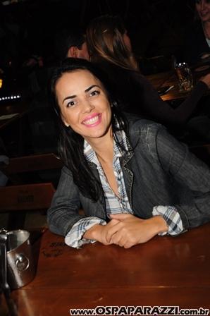 Elenco de Os Libertinos curte Guten Bier