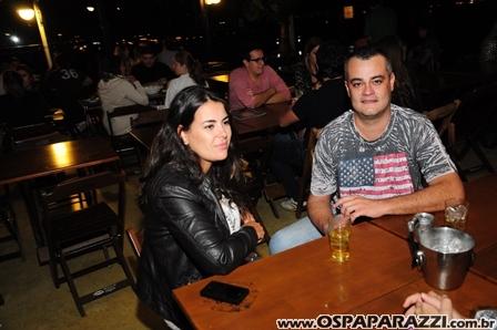 Elenco de Os Libertinos curte Guten Bier
