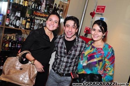 Elenco de Os Libertinos curte Guten Bier