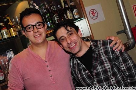 Elenco de Os Libertinos curte Guten Bier