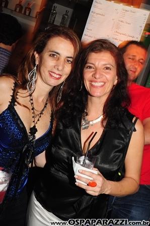 Elenco de Os Libertinos curte Guten Bier
