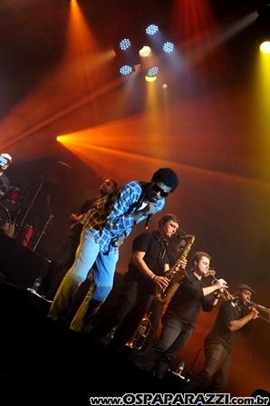 Seu Jorge brilha em show em São José dos Campos
