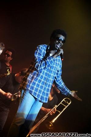 Seu Jorge brilha em show em São José dos Campos