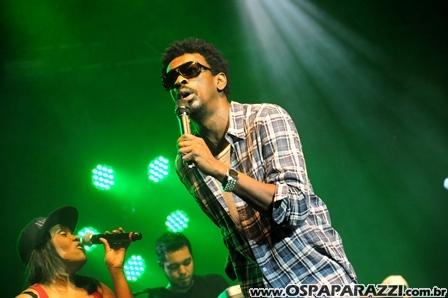 Seu Jorge brilha em show em São José dos Campos