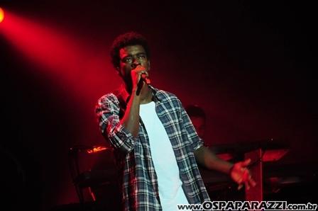 Seu Jorge brilha em show em São José dos Campos