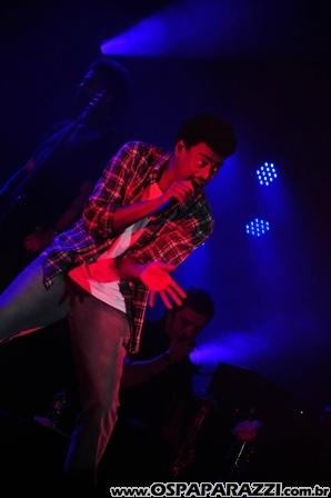Seu Jorge brilha em show em São José dos Campos