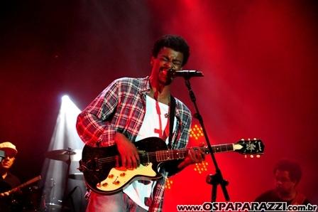 Seu Jorge brilha em show em São José dos Campos