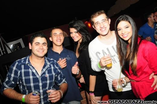 Véspera de feriado com Vegas Party no La Musik