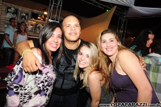 Véspera de feriado com Vegas Party no La Musik