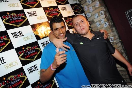 Véspera de feriado com Vegas Party no La Musik