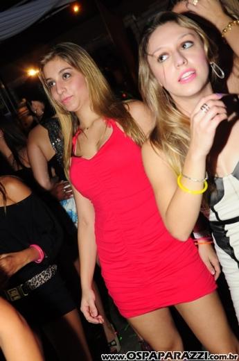 Véspera de feriado com Vegas Party no La Musik