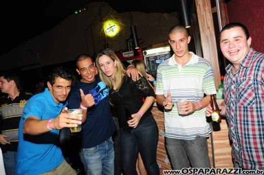 Véspera de feriado com Vegas Party no La Musik